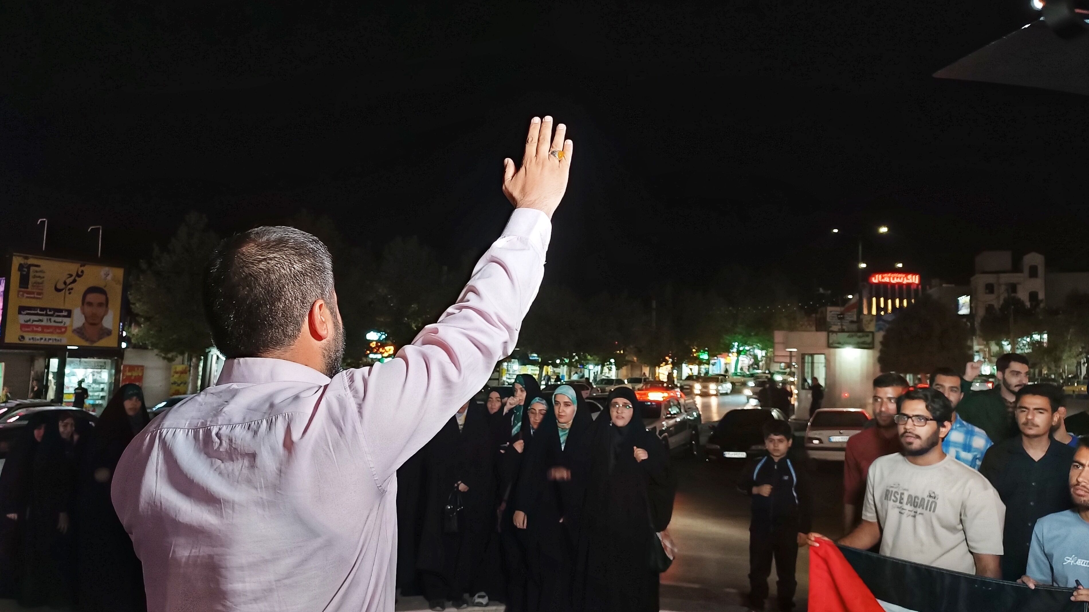 تجمع دانشجویان و دانش‌آموزان یاسوج در محکومیت توقیف کشتی «کاروان صمود» و ادامه حملات به غزه