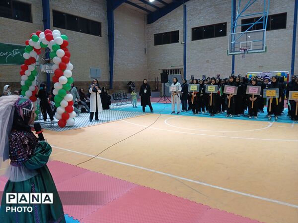 قاب‌های ماندگار از افتتاحیه مسابقات ورزشی دانش‌آموزان دختر منطقه ۴ کشور در همدان
