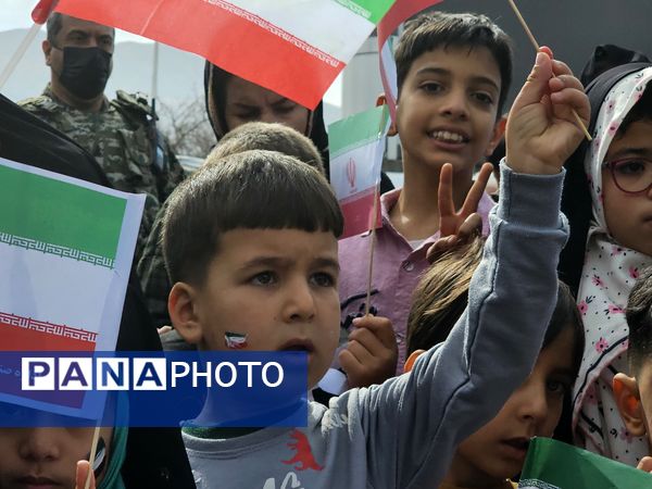 حضور پرشور دهه نودی‌های جهرمی در جشن انقلاب - 2