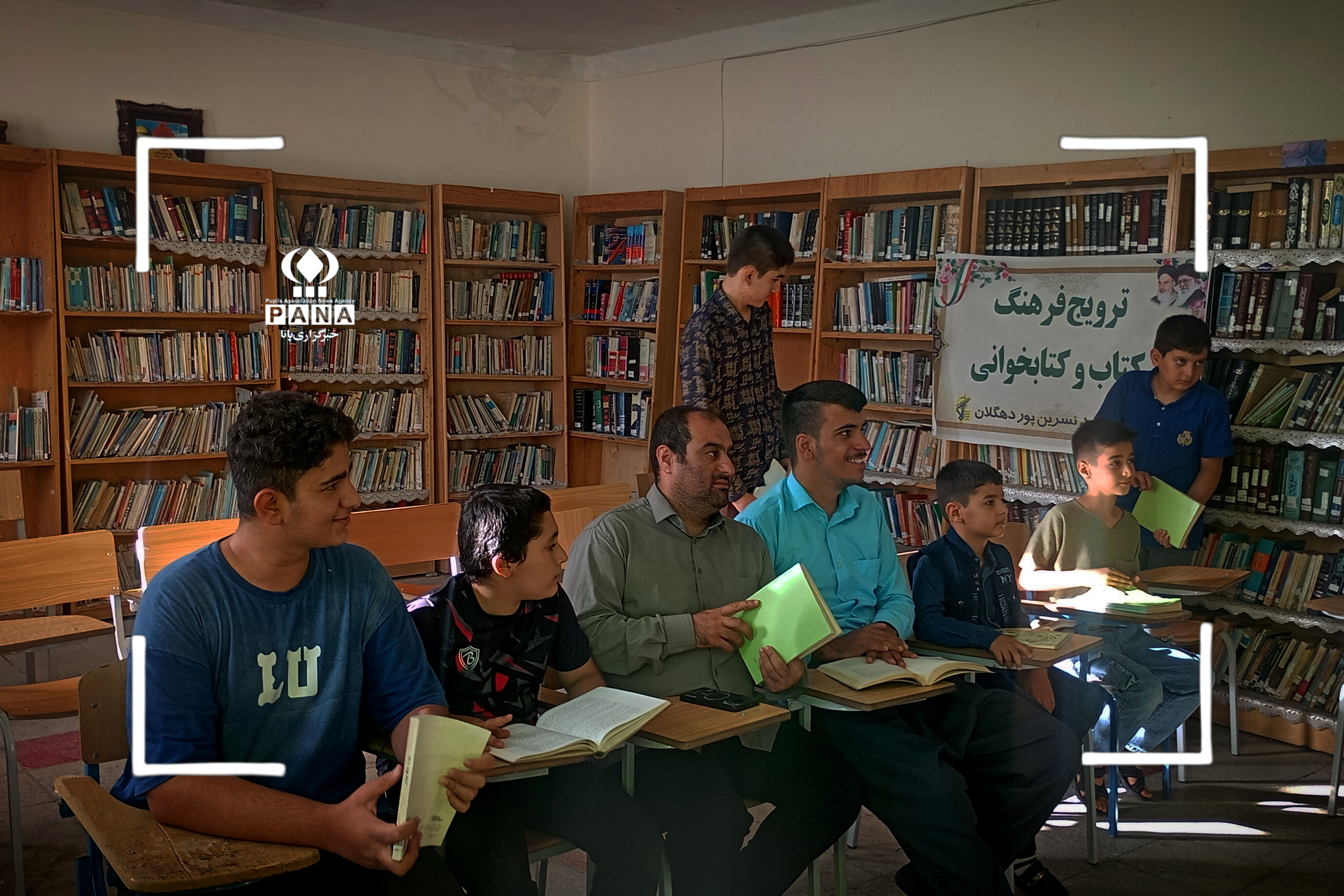 نشست فرهنگی دانش‌آموزان با محوریت کتاب و کتابخوانی در کانون‌های تربیتی برگزار شد