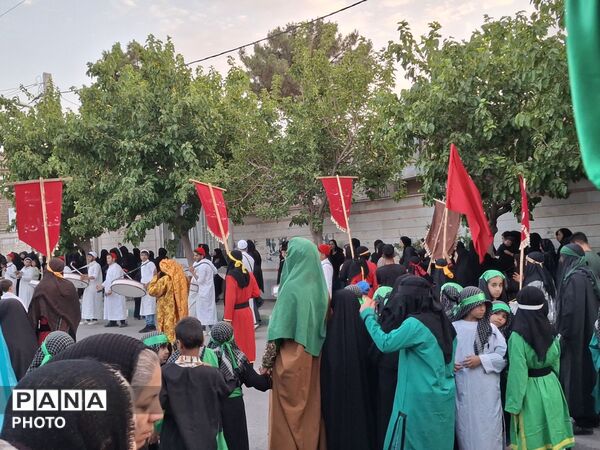 حرکت نمادین کاروان اسرای کربلا در شهر آوه