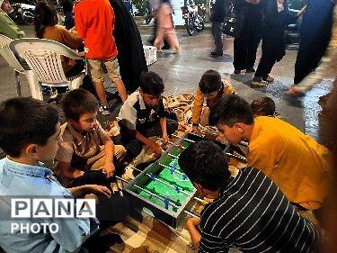 موکب کودک فرهنگیان؛ همراه با عزاداران رهبر امت در شب ۱۷۹