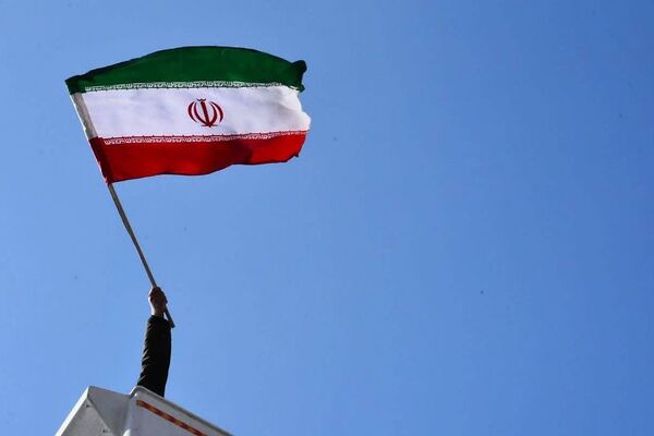 ایستادگی و حضور گرم مردم دماوند در راهپیمایی ۲۲ بهمن