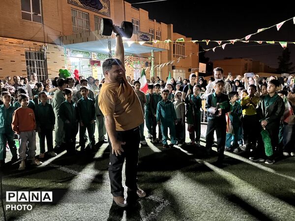 جشن ولادت امام رضا (ع) در دبستان پسرانه سیدالشهدا(ع)