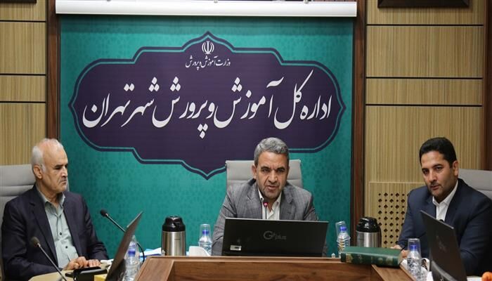 مصوبه ۳۰ ساعته‌شدن تدریس‌ معلمان مدارس غیردولتی با بیمه کامل باید به شکل کامل اجرایی شود