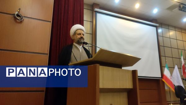  تقدیر از معاونان، مربیان پرورشی و مشاوران مدارس رباط‌کریم 