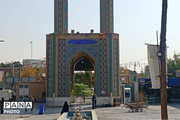 تجدید میثاق دانش‌آموزان مدرسه ایثار با آرمان‌های شهدا