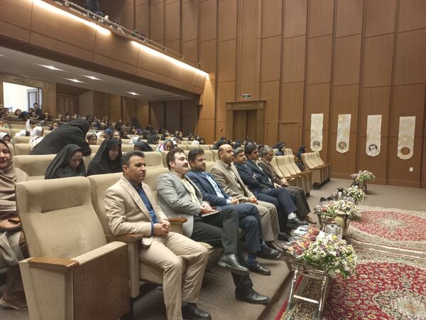 تجلیل از دانش‌آموزان برگزیده چهل و دومین‌ مسابقات فرهنگی و هنری امید فردا ناحیه ۳ مشهد مقدس 