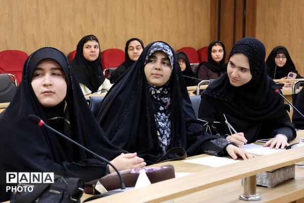 نشست خبرنگاران پانا منطقه ۱۷ تهران با مدیر آموزش و پرورش