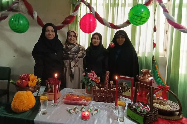 وقتی انارها لبخند زدند؛ یلدای دبیرستان ساره شورآفرین شد