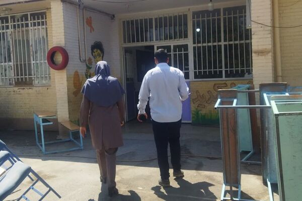 بازدید گروه جهادی از مدارس کم برخوردار ناحیه ۴ شیراز در جهت تحقق عدالت آموزشی 