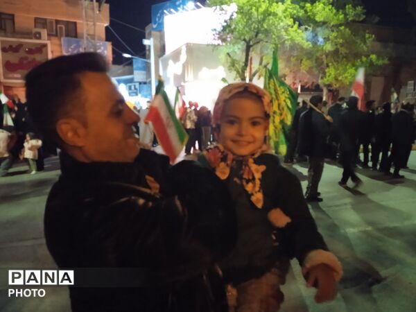 دهه نودی ها صحنه اجتماعات را زیباتر کردند
