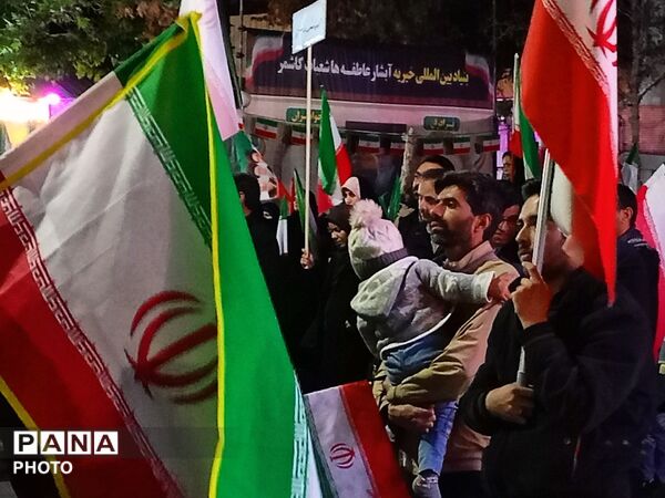 کودکان ایران از آغاز راه با ایمان و اراده‌ای الهی، پرچم استکبارستیزی را به دوش کشیده‌اند