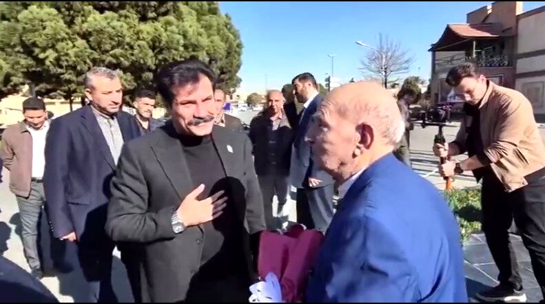 بازدید معاون رئیس‌جمهور در امور توسعه روستایی و مناطق محروم از خانه سالمندان کهریزک