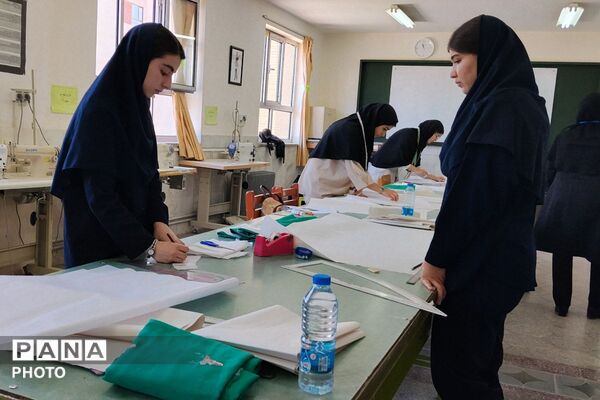 رقابت هنرجویان خراسان شمالی در مرحله استانی سومین المپیاد شایستگی‌محور