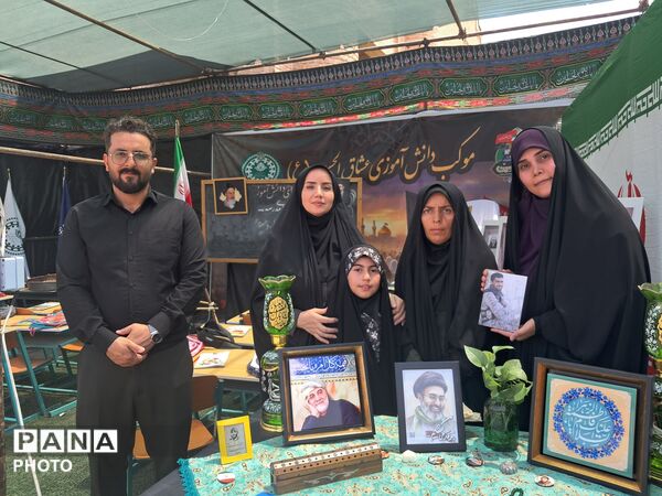 بهارستان دو در مسیر عشق؛ میزبانی فرهنگیان از زائران حسینی در عوارضی پرند