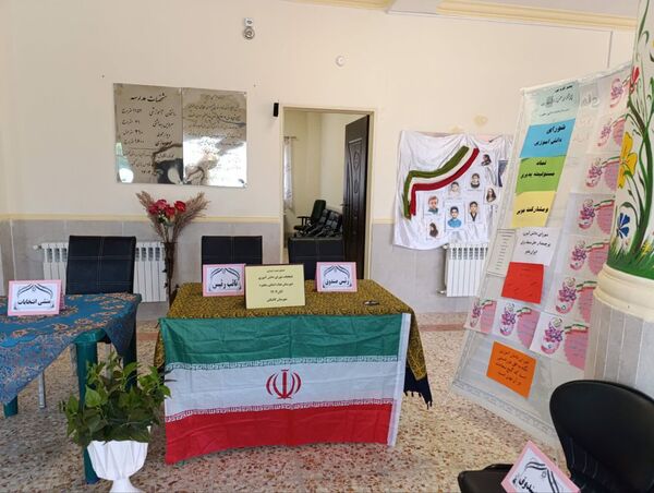 انتخابات مدرسه‌ای در دبیرستان هیات امنایی مطهره گالیکش