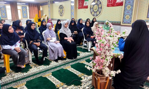 جشن میلاد بانوی صبر و شجاعت در دبیرستان شهید بهشتی