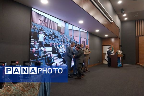 مراسم تقدیر از مشاورین و معاونین پرورشی مدارس ناحیه سه مشهد