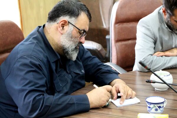 نشست نخبگان استان یزد با مسئول جهاد تبیین کشور
