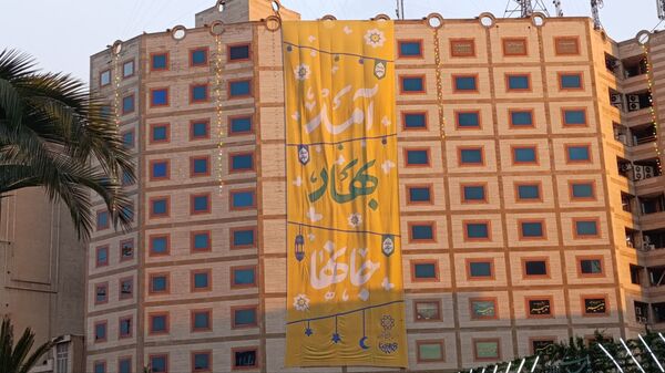امشب آسمان در خیابان ها مى تابد
