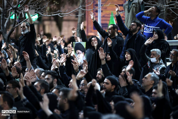 مراسم عزاداری در سوگ رهبر شهید انقلاب