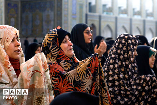 اقامه نماز عید فطر در حرم مطهر رضوی-۲
