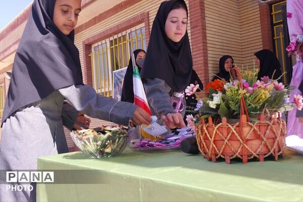 قاب‌های اولین روز مدرسه در دبیرستان حضرت مریم