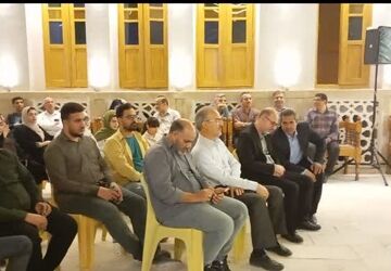 محفل ادبی فرهنگیان در خانه تاریخی محمودی لارستان