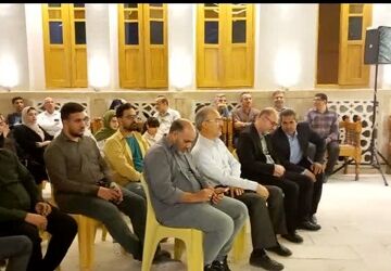 محفل ادبی فرهنگیان در خانه تاریخی محمودی لارستان
