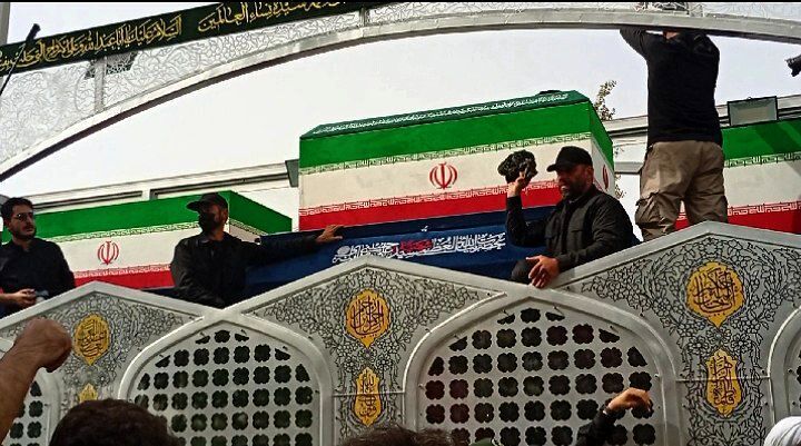 اقامه نماز بر پیکر مطهر رهبر شهید انقلاب اسلامی در مسجد مقدس جمکران