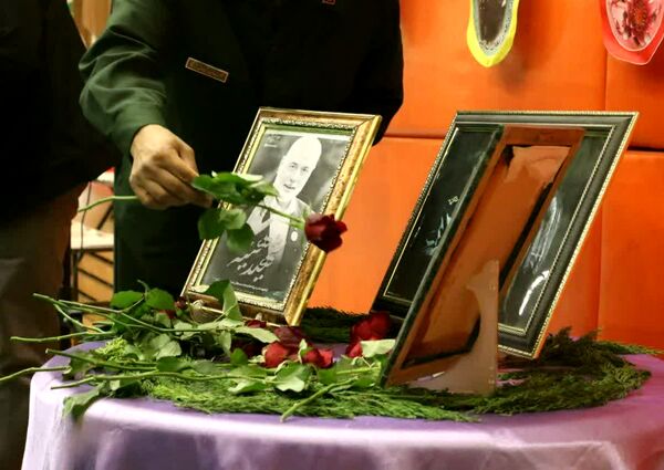 آیین استانی نواختن زنگ انقلاب استان خراسان رضوی در ناحیه ۵ مشهد
