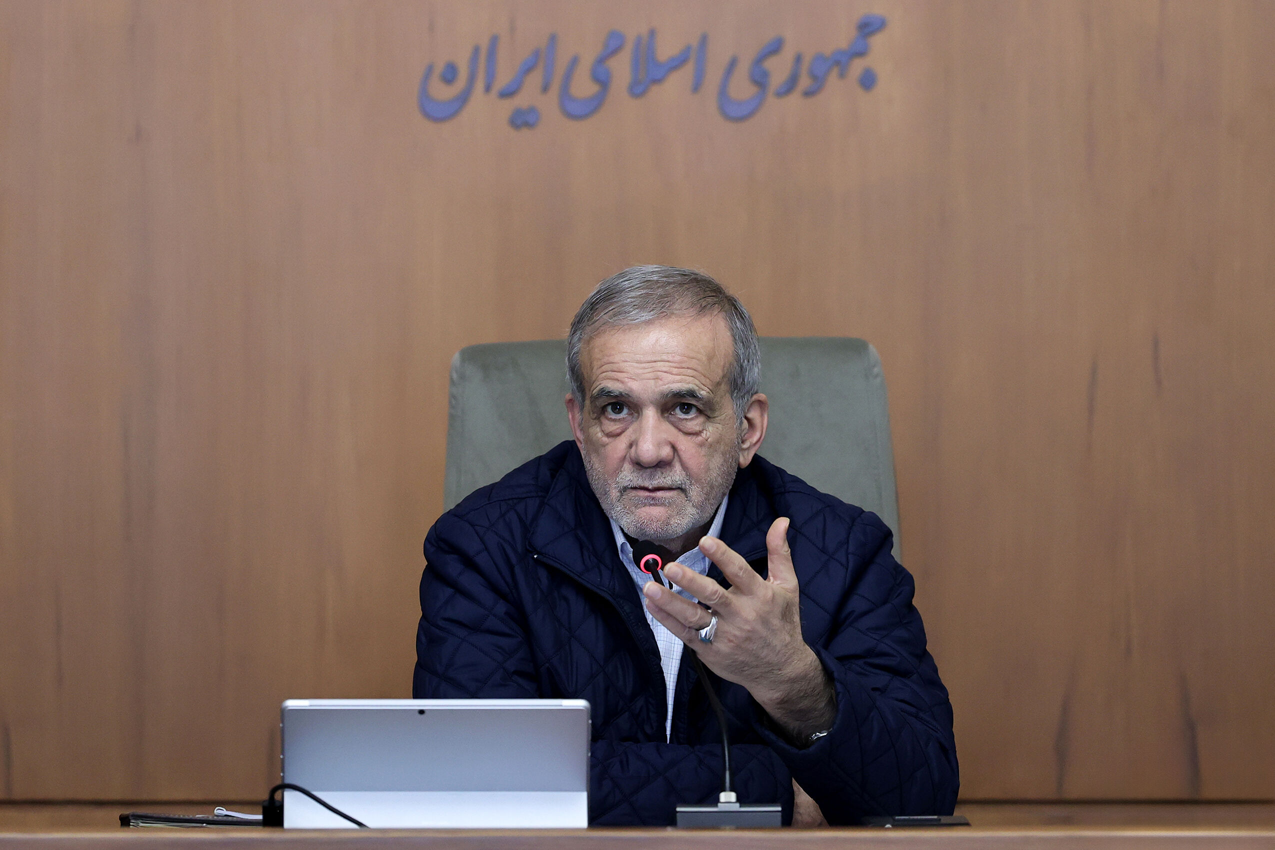 شرط بهره‌گیری حداکثری از توانمندی‌های کشور و منطقه، حضور آحاد جامعه در میدان است