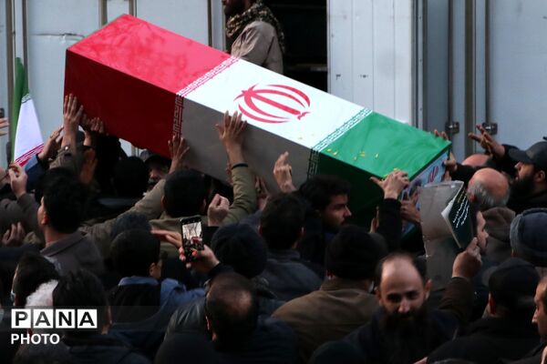 بدرقه پیکر مطهر شهدای حملات آمریکایی - صهیونیستی