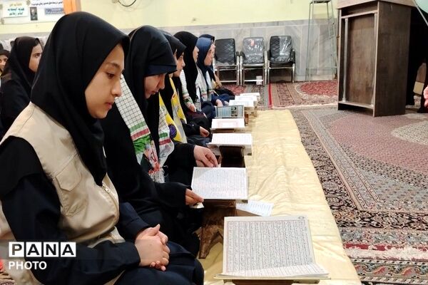 اجلاسیه نماز همراه با محفل انس با قرآن کریم در مسجد ابوالفضلی نیشابور 