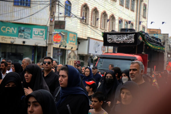 از کودک تا بزرگ پای مکتب حسین(ع)