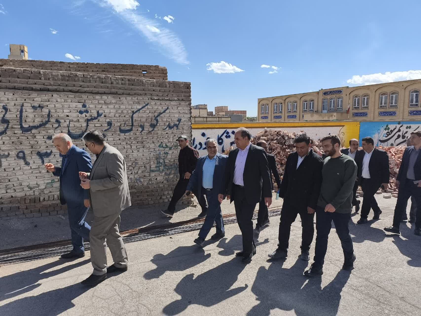 بازدید میدانی مدیرکل آموزش و پرورش آذربایجان شرقی از قطب صنعتی سردرود
