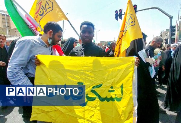 وداع تهرانی‌ها با پیکر مطهر شهدای حمله تروریستی رژیم صهیونیستی 