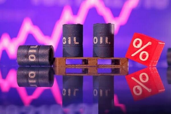 قیمت جهانی نفت به زیر ۱۰۰ دلار بازگشت