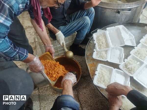 خادمان کوچک، قلبی به وسعت دریا؛ موکب‌هایی که مشهد را زنده نگه داشته‌اند