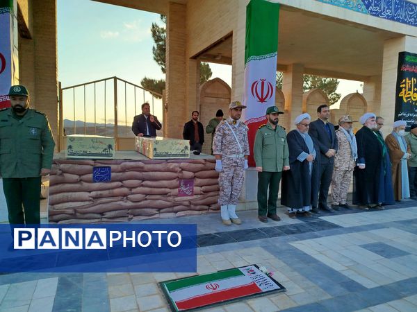 استقبال از شهدای گمنام در شهر درق