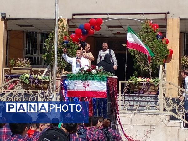 برگزاری جشن جوانه‌ها در دبیرستان حر بن ریاحی