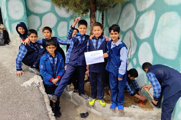 گرامیداشت روز درختکاری در دبستان امام حسن مجتبی(ع) رودهن 