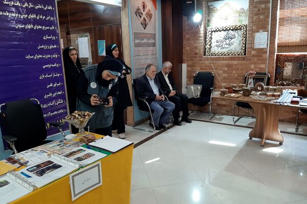 نمایشگاه توانمندی‌های نابینایان در موسسه توانگران کارآفرین شیراز