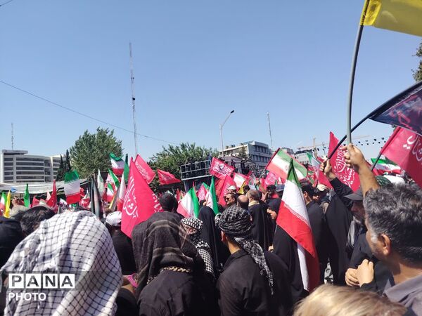 حماسه‌ میلیونی باید برخاست در بدرقه یار دیرین