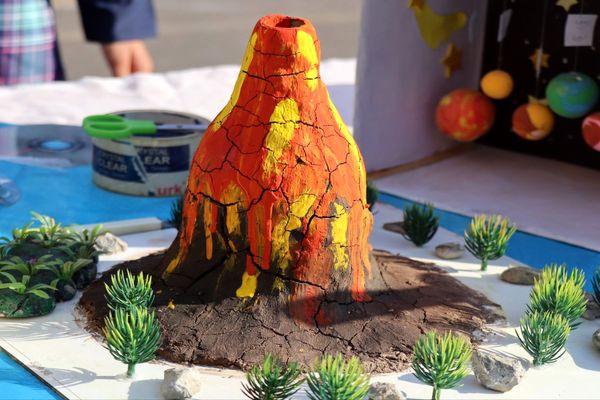 ویژه برنامه ماجراجویی در سرزمین علم در مدارس شهرستان پاکدشت 