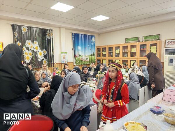  طعم غذای سنتی مادر بزرگ ها ، زیر سقف دبستان مصلی نژادحضرت زینب (س)
