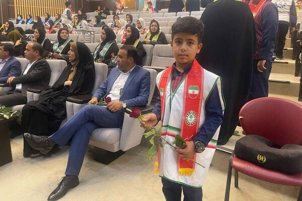تجلیل از مربیان و دانش‌آموزان برتر شهرستان جم
