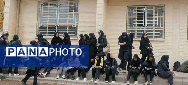 جشن روز دانش آموز دختران دبیرستان حضرت فاطمه و حضرت رقیه در مهدیه شهر بار نیشابور 