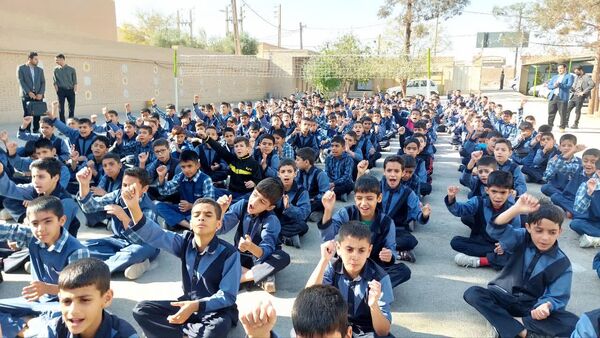 ویژه‌برنامه هفته نیروی انتظامی در دبستان شرف‌الدین علی 
